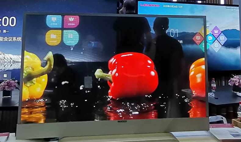 千亿级商显赛道冉冉升起，OLED透明屏缔造行业新增长点